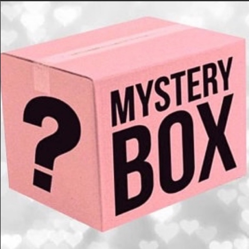 2 FREE PEOPLE ITEMS MYSTERY BOX